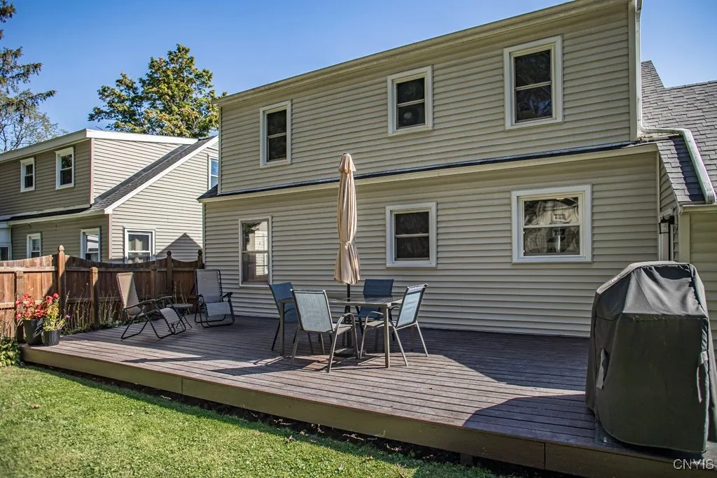 211 Hunt Drive, Manlius, New York 13066, Manlius, New York 13066, 3 Bedrooms Bedrooms, 6 Rooms Rooms,2 BathroomsBathrooms,Residential,Closed,211 Hunt Drive, Manlius, New York 13066,0,S1638436