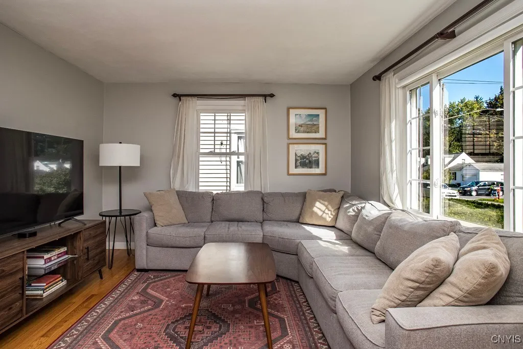 211 Hunt Drive, Manlius, New York 13066, Manlius, New York 13066, 3 Bedrooms Bedrooms, 6 Rooms Rooms,2 BathroomsBathrooms,Residential,Closed,211 Hunt Drive, Manlius, New York 13066,0,S1638436