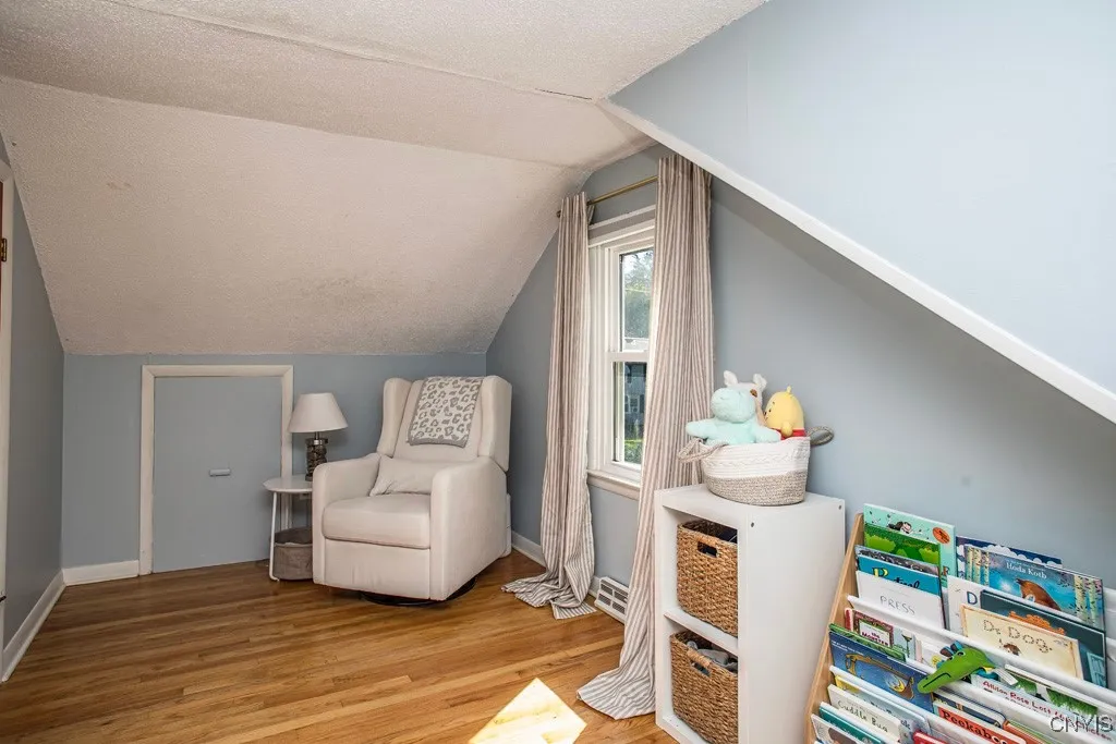 211 Hunt Drive, Manlius, New York 13066, Manlius, New York 13066, 3 Bedrooms Bedrooms, 6 Rooms Rooms,2 BathroomsBathrooms,Residential,Closed,211 Hunt Drive, Manlius, New York 13066,0,S1638436