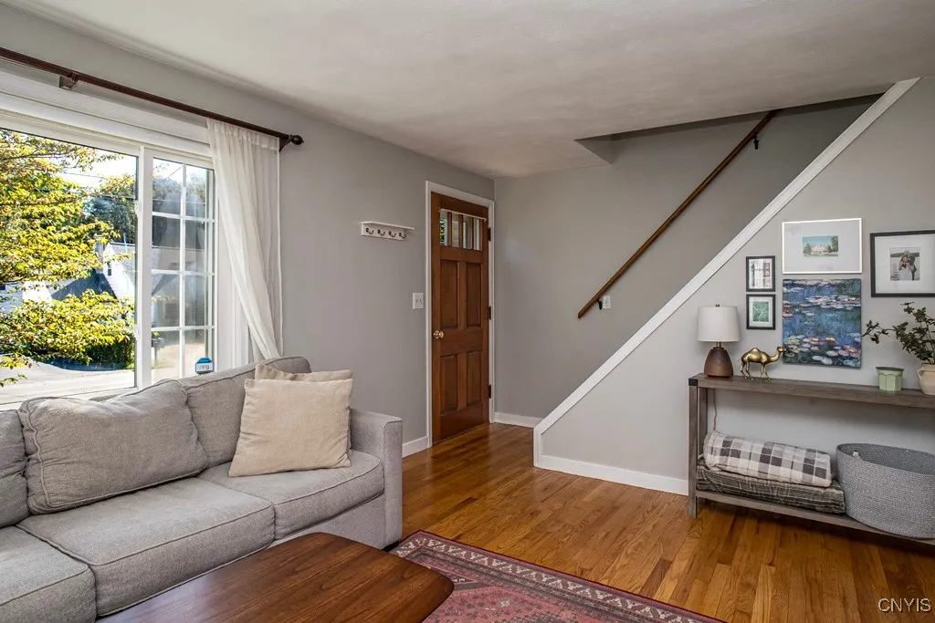 211 Hunt Drive, Manlius, New York 13066, Manlius, New York 13066, 3 Bedrooms Bedrooms, 6 Rooms Rooms,2 BathroomsBathrooms,Residential,Closed,211 Hunt Drive, Manlius, New York 13066,0,S1638436