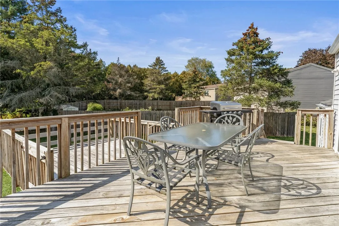 1531 Elderberry Circle, Walworth, New York 14568, Walworth, New York 14568, 3 Bedrooms Bedrooms, 7 Rooms Rooms,1 BathroomBathrooms,Residential,Closed,1531 Elderberry Circle, Walworth, New York 14568,0,R1640185