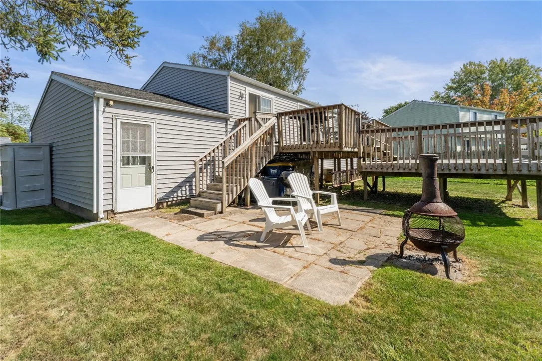 1531 Elderberry Circle, Walworth, New York 14568, Walworth, New York 14568, 3 Bedrooms Bedrooms, 7 Rooms Rooms,1 BathroomBathrooms,Residential,Closed,1531 Elderberry Circle, Walworth, New York 14568,0,R1640185