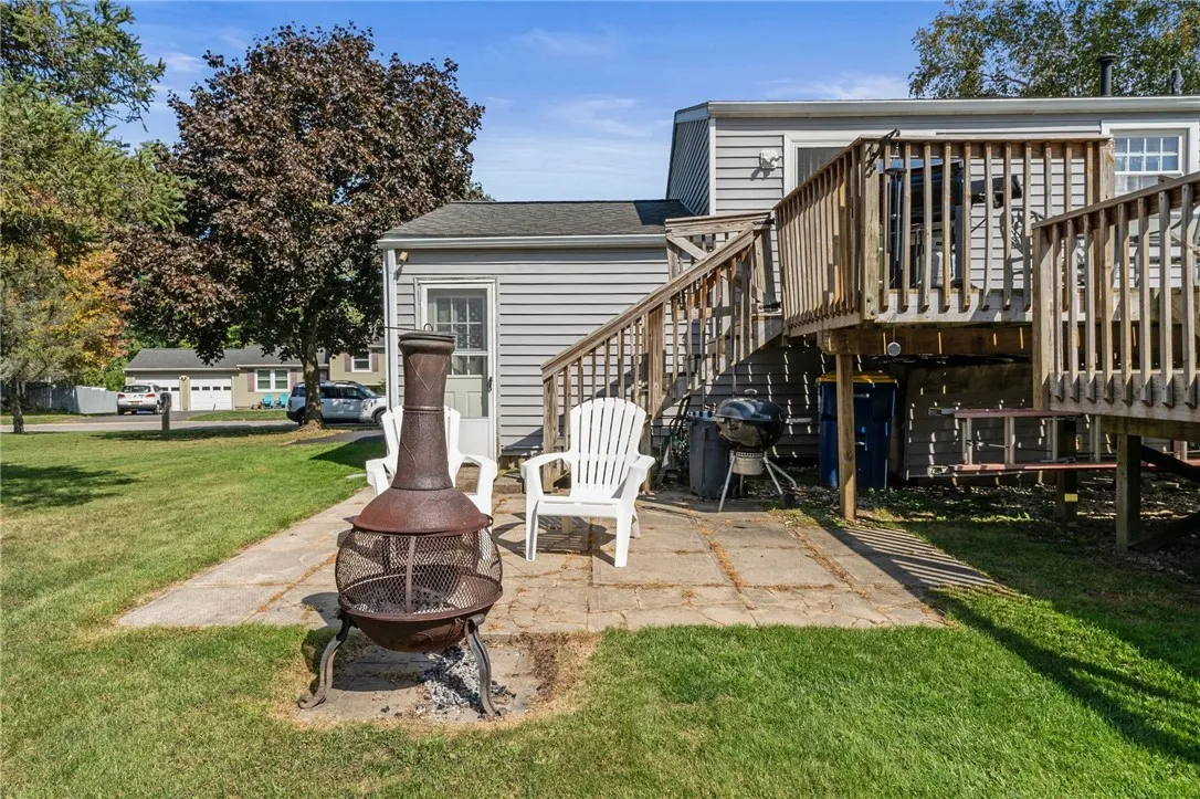 1531 Elderberry Circle, Walworth, New York 14568, Walworth, New York 14568, 3 Bedrooms Bedrooms, 7 Rooms Rooms,1 BathroomBathrooms,Residential,Closed,1531 Elderberry Circle, Walworth, New York 14568,0,R1640185