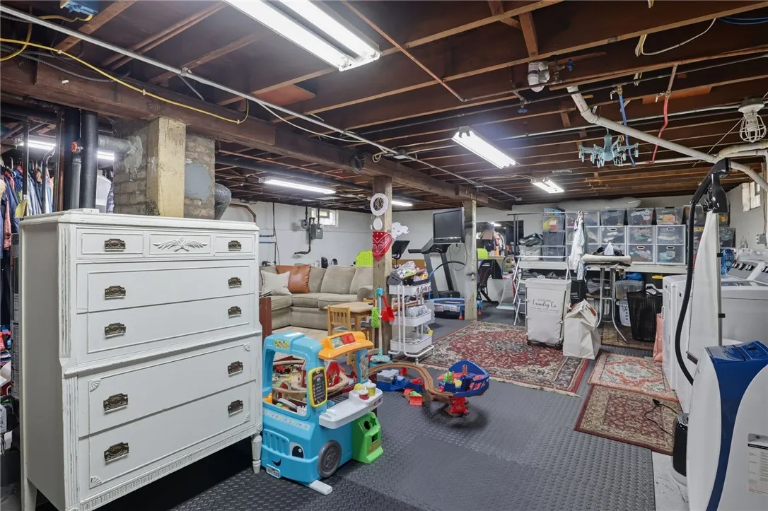 162 Chestnut Ridge Road, Chili, New York 14624, Chili, New York 14624, 3 Bedrooms Bedrooms, 7 Rooms Rooms,2 BathroomsBathrooms,Residential,Closed,162 Chestnut Ridge Road, Chili, New York 14624,0,R1637937