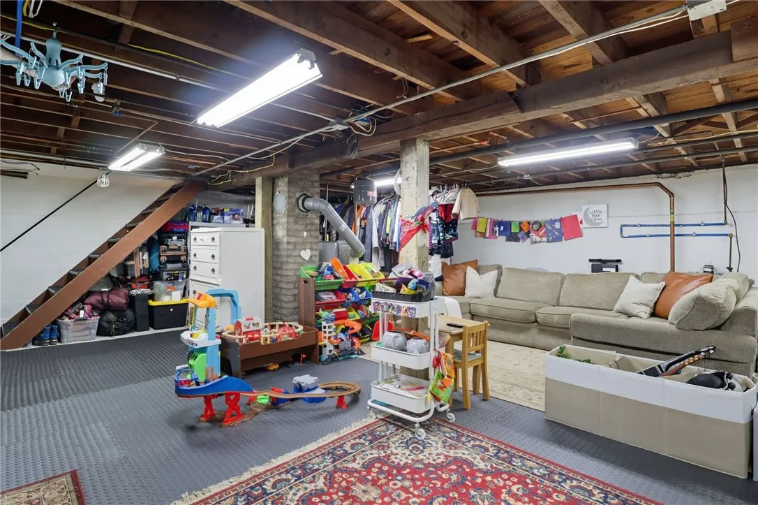 162 Chestnut Ridge Road, Chili, New York 14624, Chili, New York 14624, 3 Bedrooms Bedrooms, 7 Rooms Rooms,2 BathroomsBathrooms,Residential,Closed,162 Chestnut Ridge Road, Chili, New York 14624,0,R1637937