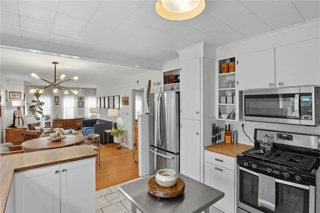 162 Chestnut Ridge Road, Chili, New York 14624, Chili, New York 14624, 3 Bedrooms Bedrooms, 7 Rooms Rooms,2 BathroomsBathrooms,Residential,Closed,162 Chestnut Ridge Road, Chili, New York 14624,0,R1637937