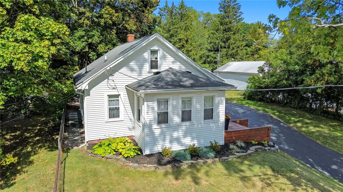 162 Chestnut Ridge Road, Chili, New York 14624, Chili, New York 14624, 3 Bedrooms Bedrooms, 7 Rooms Rooms,2 BathroomsBathrooms,Residential,Closed,162 Chestnut Ridge Road, Chili, New York 14624,0,R1637937