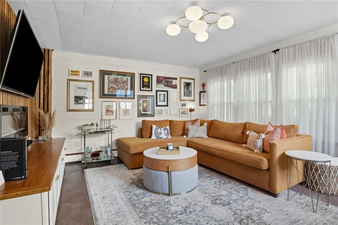 162 Chestnut Ridge Road, Chili, New York 14624, Chili, New York 14624, 3 Bedrooms Bedrooms, 7 Rooms Rooms,2 BathroomsBathrooms,Residential,Closed,162 Chestnut Ridge Road, Chili, New York 14624,0,R1637937