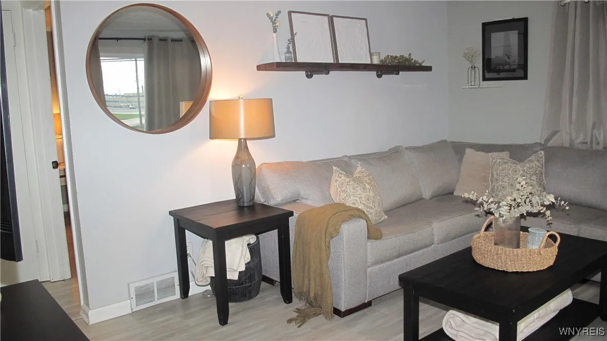 4963 Sunset Drive, Lockport Town, New York 14094, Lockport Town, New York 14094, 3 Bedrooms Bedrooms, 6 Rooms Rooms,1 BathroomBathrooms,Residential,Closed,4963 Sunset Drive, Lockport Town, New York 14094,0,B1640209