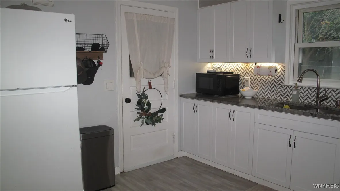 4963 Sunset Drive, Lockport Town, New York 14094, Lockport Town, New York 14094, 3 Bedrooms Bedrooms, 6 Rooms Rooms,1 BathroomBathrooms,Residential,Closed,4963 Sunset Drive, Lockport Town, New York 14094,0,B1640209