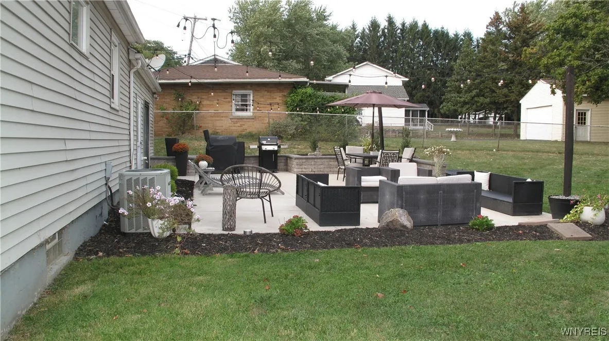 4963 Sunset Drive, Lockport Town, New York 14094, Lockport Town, New York 14094, 3 Bedrooms Bedrooms, 6 Rooms Rooms,1 BathroomBathrooms,Residential,Closed,4963 Sunset Drive, Lockport Town, New York 14094,0,B1640209