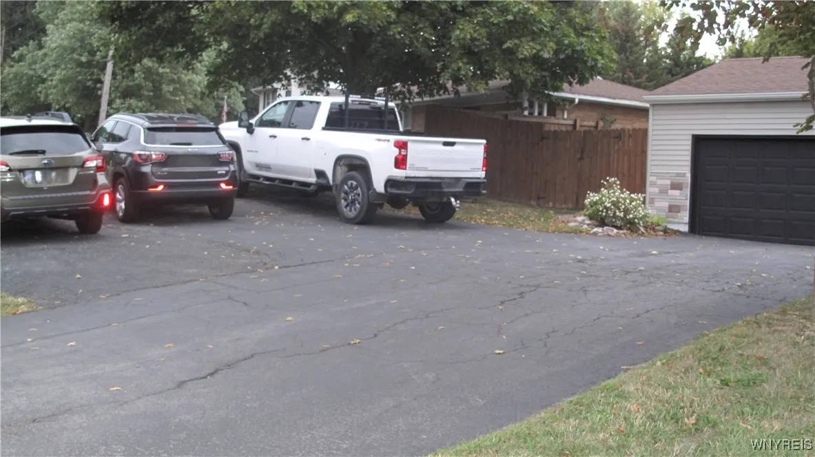 4963 Sunset Drive, Lockport Town, New York 14094, Lockport Town, New York 14094, 3 Bedrooms Bedrooms, 6 Rooms Rooms,1 BathroomBathrooms,Residential,Closed,4963 Sunset Drive, Lockport Town, New York 14094,0,B1640209