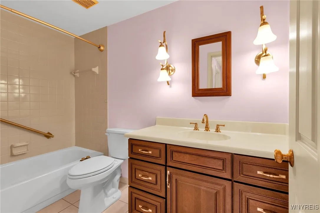 61 Wedgewood Drive, Amherst, New York 14221, Amherst, New York 14221, 3 Bedrooms Bedrooms, 7 Rooms Rooms,2 BathroomsBathrooms,Residential,For Sale,61 Wedgewood Drive, Amherst, New York 14221,0,B1640140