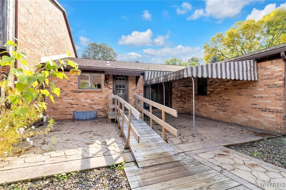 61 Wedgewood Drive, Amherst, New York 14221, Amherst, New York 14221, 3 Bedrooms Bedrooms, 7 Rooms Rooms,2 BathroomsBathrooms,Residential,For Sale,61 Wedgewood Drive, Amherst, New York 14221,0,B1640140