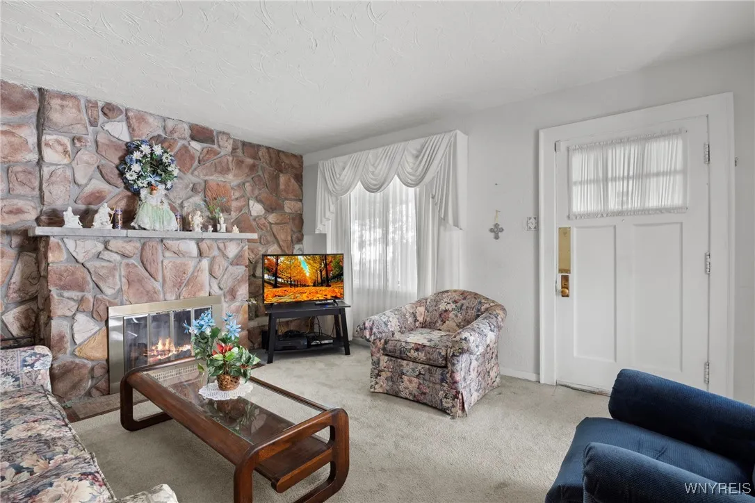 2475 La Salle Avenue, Niagara Falls, New York 1430, Niagara Falls, New York 14301, 3 Bedrooms Bedrooms, 5 Rooms Rooms,2 BathroomsBathrooms,Residential,For Sale,2475 La Salle Avenue, Niagara Falls, New York 1430,0,B1640210
