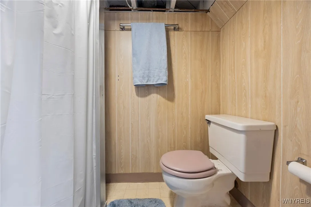 2475 La Salle Avenue, Niagara Falls, New York 1430, Niagara Falls, New York 14301, 3 Bedrooms Bedrooms, 5 Rooms Rooms,2 BathroomsBathrooms,Residential,For Sale,2475 La Salle Avenue, Niagara Falls, New York 1430,0,B1640210