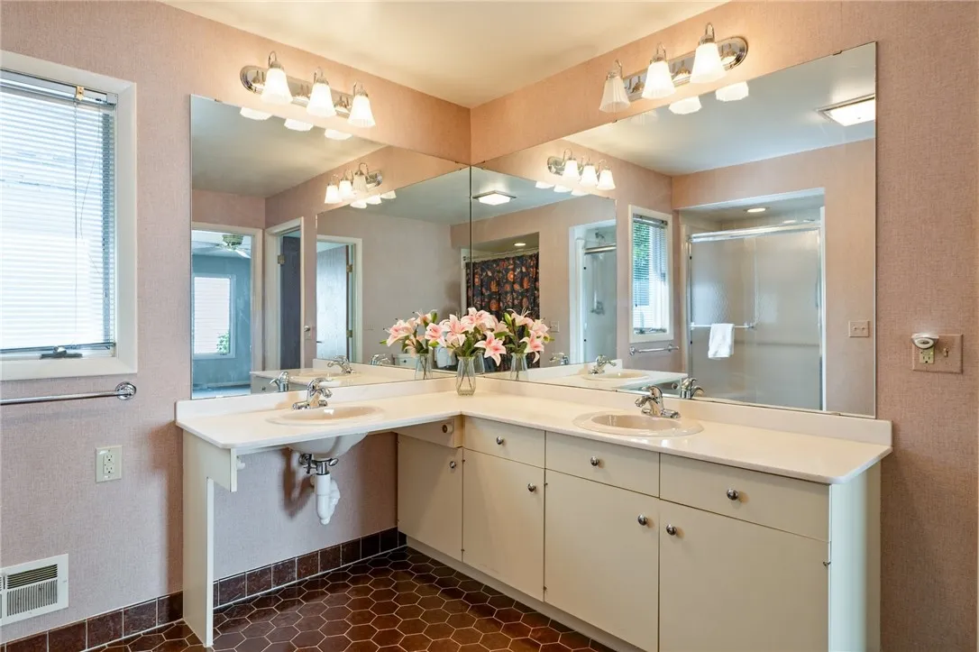 PRIMARY BEDROOM BATH