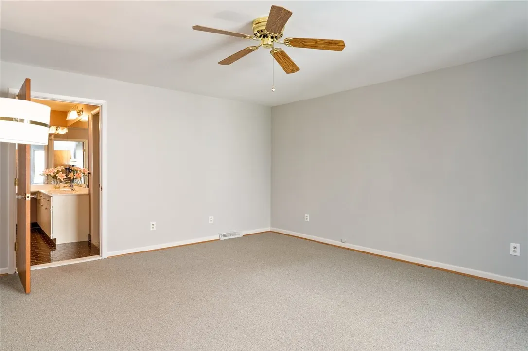 FIRST FLOOR PRIMARY  BEDROOM