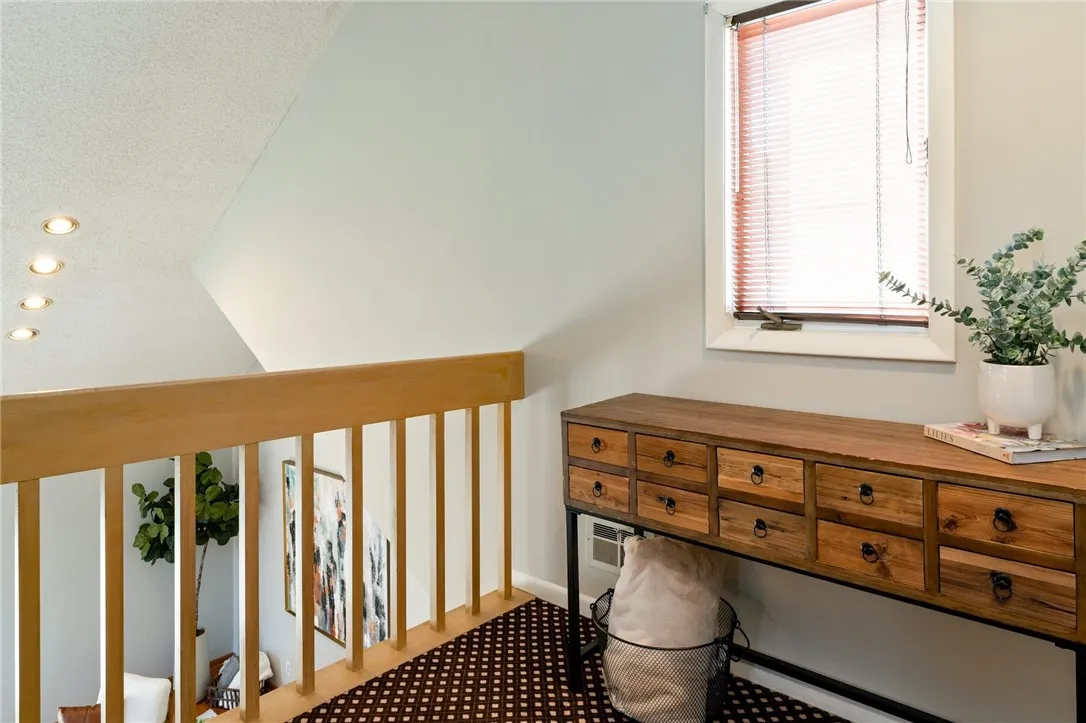 2ND FLOOR HALL LANDING