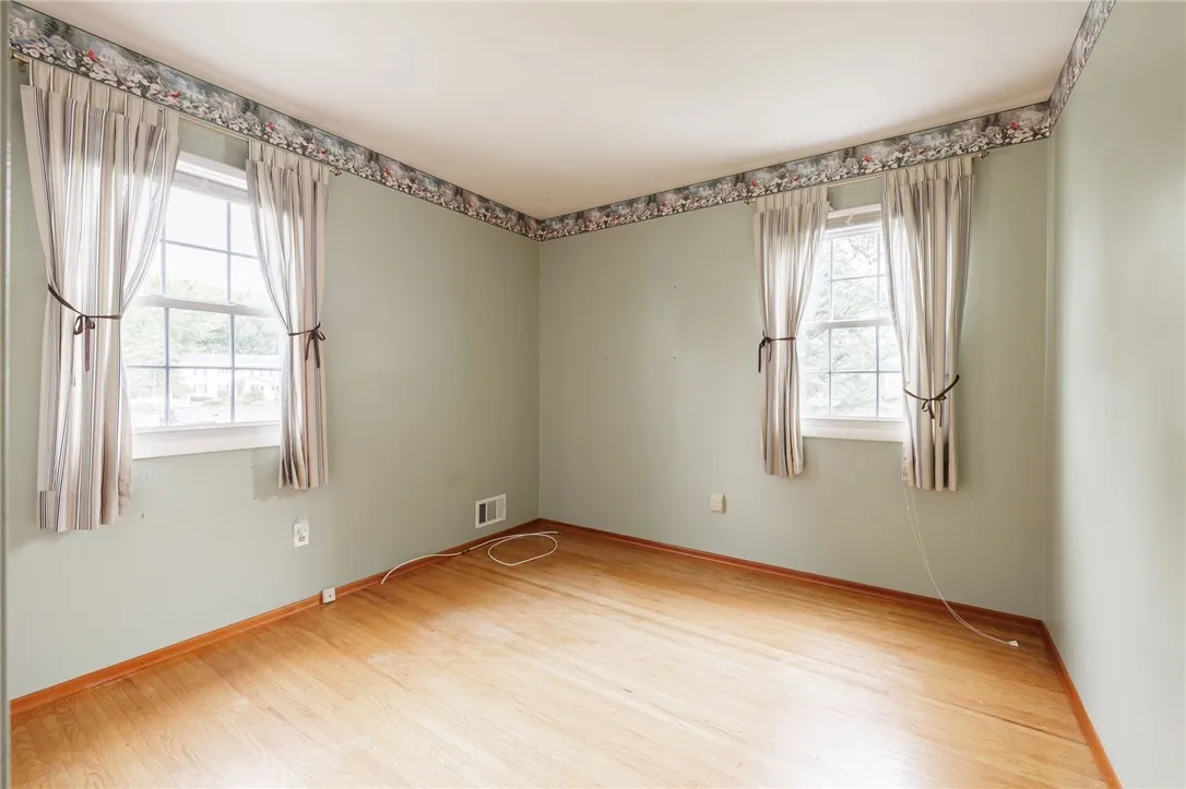 53 Campfire Road South, Henrietta, New York 14467, Henrietta, New York 14467, 3 Bedrooms Bedrooms, 5 Rooms Rooms,1 BathroomBathrooms,Residential,Closed,53 Campfire Road South, Henrietta, New York 14467,0,R1635298