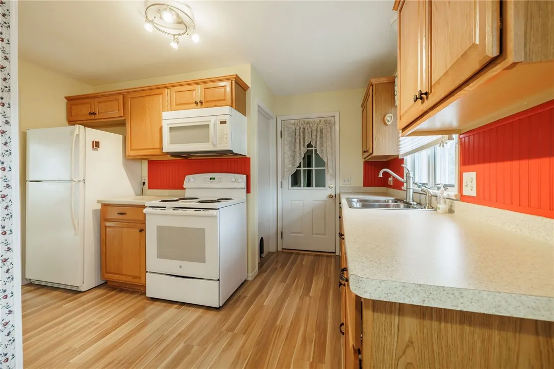 53 Campfire Road South, Henrietta, New York 14467, Henrietta, New York 14467, 3 Bedrooms Bedrooms, 5 Rooms Rooms,1 BathroomBathrooms,Residential,Closed,53 Campfire Road South, Henrietta, New York 14467,0,R1635298