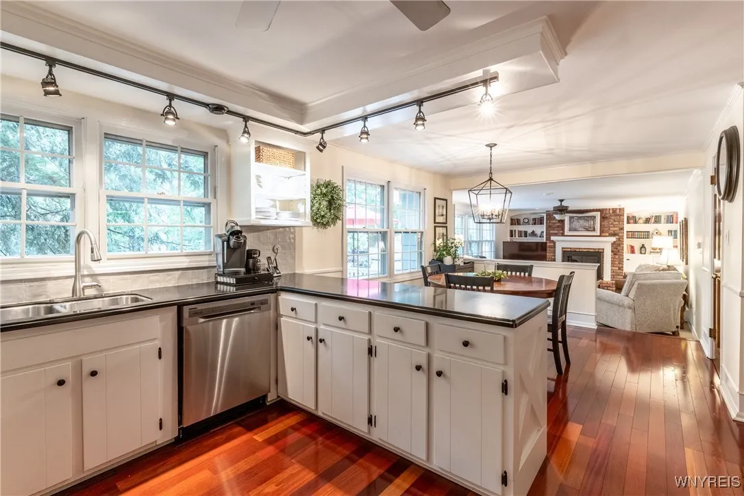 73 Treebrooke Court, Amherst, New York 14221, Amherst, New York 14221, 4 Bedrooms Bedrooms, 9 Rooms Rooms,2 BathroomsBathrooms,Residential,For Sale,73 Treebrooke Court, Amherst, New York 14221,0,B1638451
