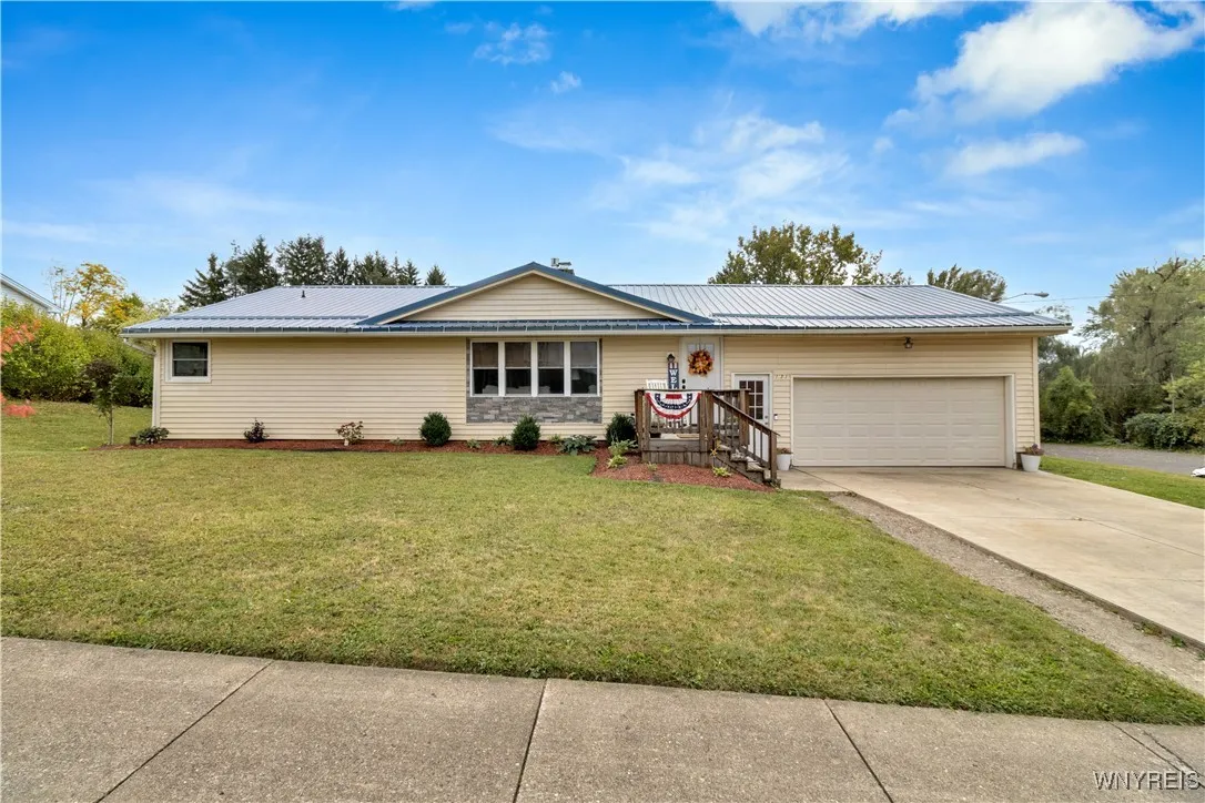 131 Pearl Street, Holland, New York 14080, Holland, New York 14080, 3 Bedrooms Bedrooms, 8 Rooms Rooms,1 BathroomBathrooms,Residential,Closed,131 Pearl Street, Holland, New York 14080,0,B1639933