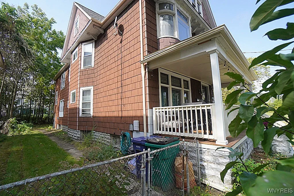 248 Peach Street, Buffalo, New York 14204, Buffalo, New York 14204, 6 Bedrooms Bedrooms, ,2 BathroomsBathrooms,Residential,For Sale,248 Peach Street, Buffalo, New York 14204,0,B1640125