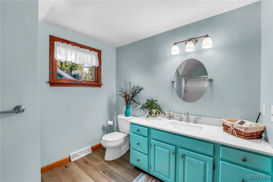 2nd Floor Full Bath