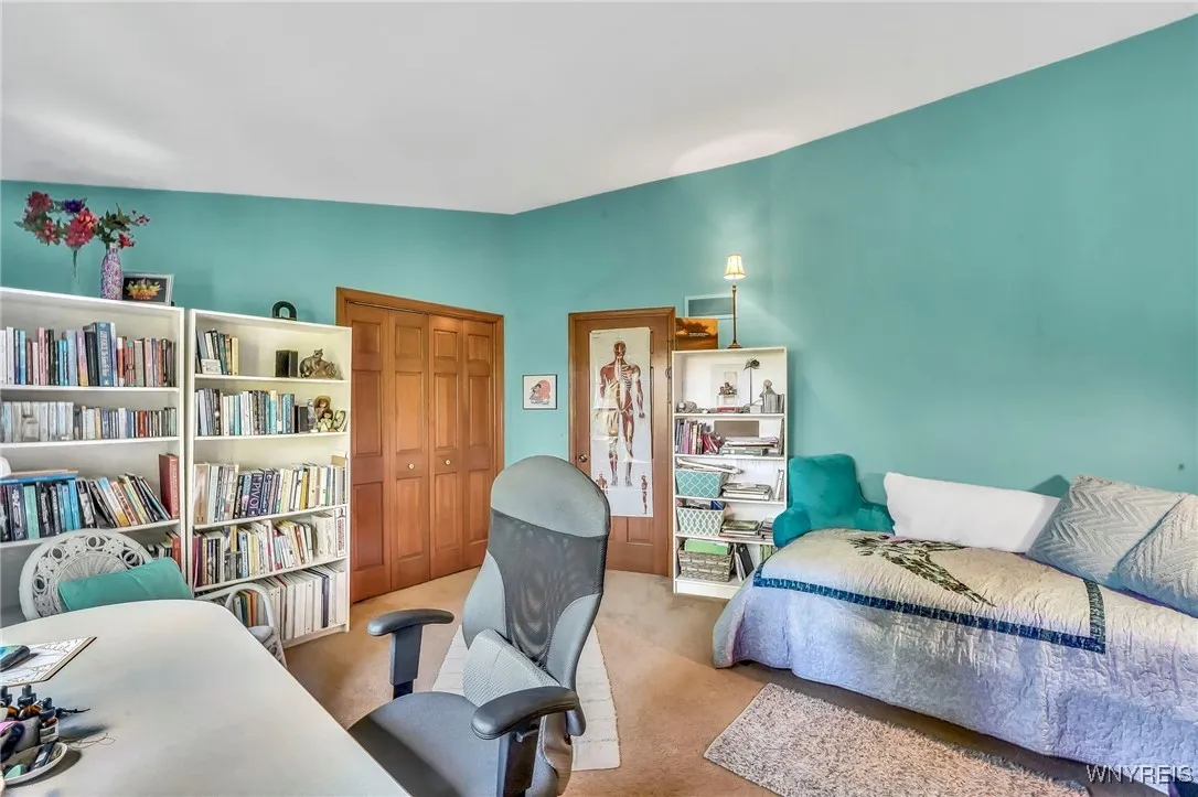 6050 Whitegate Crossing, Amherst, New York 14051, Clarence, New York 14051, 4 Bedrooms Bedrooms, 7 Rooms Rooms,2 BathroomsBathrooms,Residential,For Sale,6050 Whitegate Crossing, Amherst, New York 14051,0,B1639867