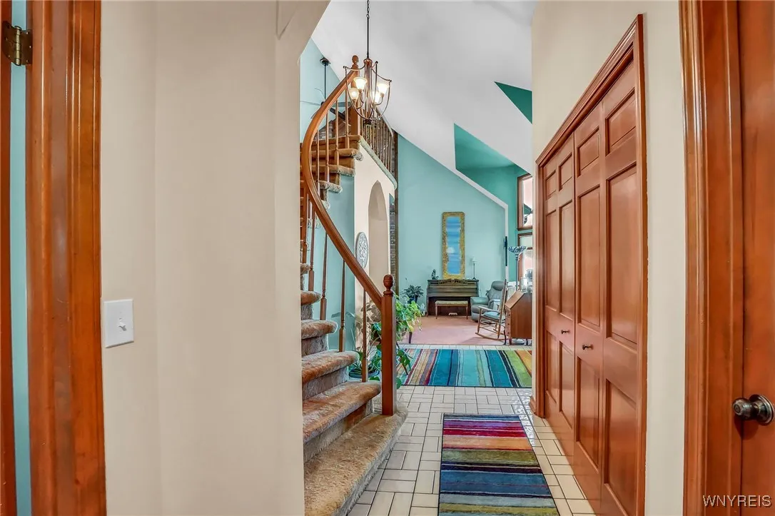 6050 Whitegate Crossing, Amherst, New York 14051, Clarence, New York 14051, 4 Bedrooms Bedrooms, 7 Rooms Rooms,2 BathroomsBathrooms,Residential,For Sale,6050 Whitegate Crossing, Amherst, New York 14051,0,B1639867