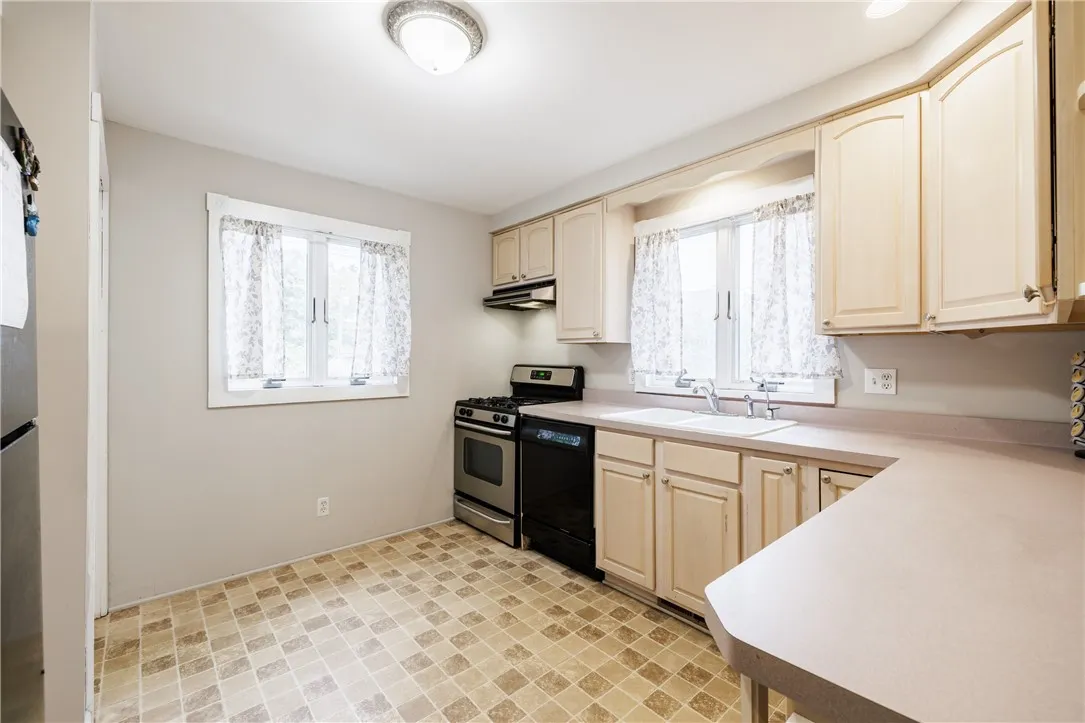 387 Bernice Street, Rochester, New York 14615, Rochester, New York 14615, 3 Bedrooms Bedrooms, 6 Rooms Rooms,1 BathroomBathrooms,Residential,Closed,387 Bernice Street, Rochester, New York 14615,0,R1639681