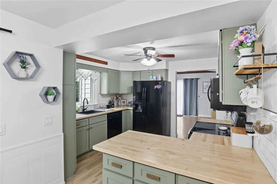 97 Morrow Drive, Greece, New York 14616, Greece, New York 14616, 2 Bedrooms Bedrooms, 7 Rooms Rooms,1 BathroomBathrooms,Residential,For Sale,97 Morrow Drive, Greece, New York 14616,0,R1640205