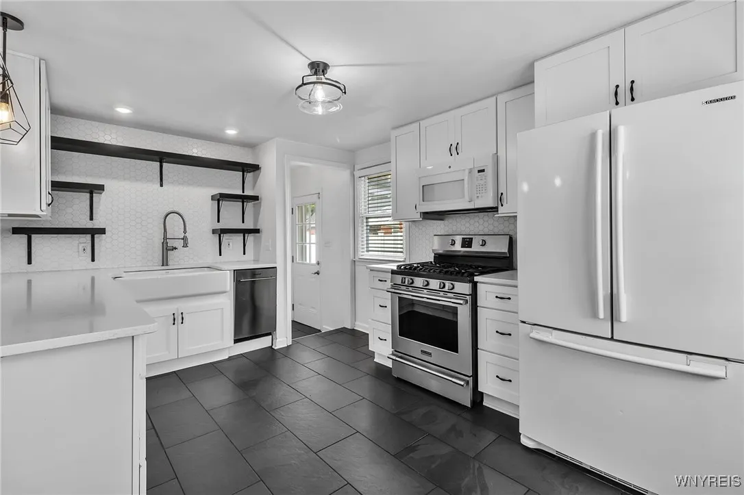 58 Marbeth Court, Buffalo, New York 14220, Buffalo, New York 14220, 3 Bedrooms Bedrooms, 5 Rooms Rooms,2 BathroomsBathrooms,Residential,For Sale,58 Marbeth Court, Buffalo, New York 14220,0,B1640079