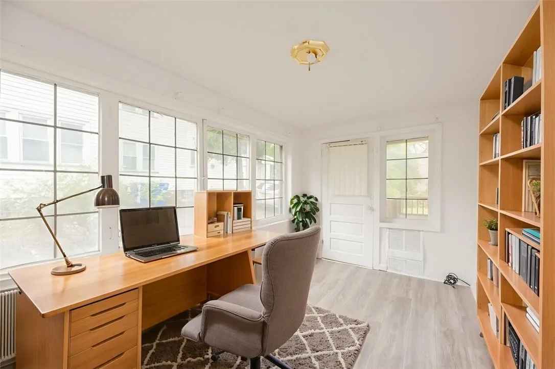 Sunroom-virtually staged