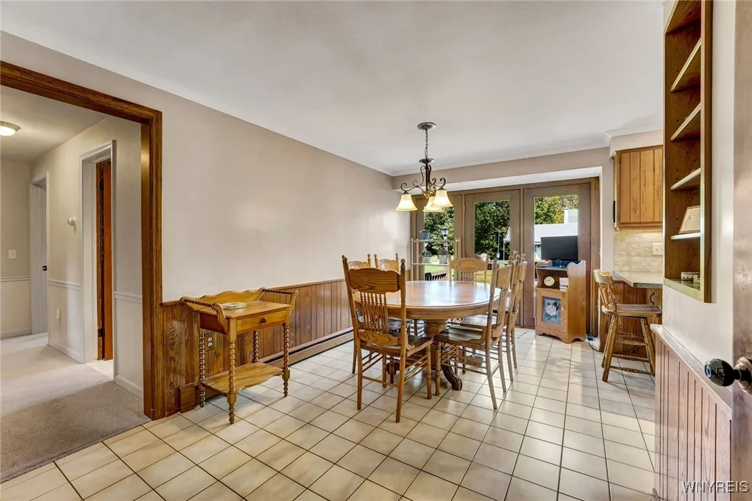 Eat-In Kitchen Area