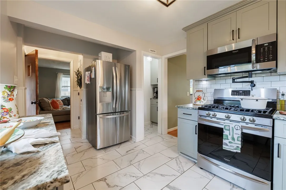 146 Leland Road, Irondequoit, New York 14617, Irondequoit, New York 14617, 3 Bedrooms Bedrooms, 7 Rooms Rooms,1 BathroomBathrooms,Residential,Closed,146 Leland Road, Irondequoit, New York 14617,0,R1633850