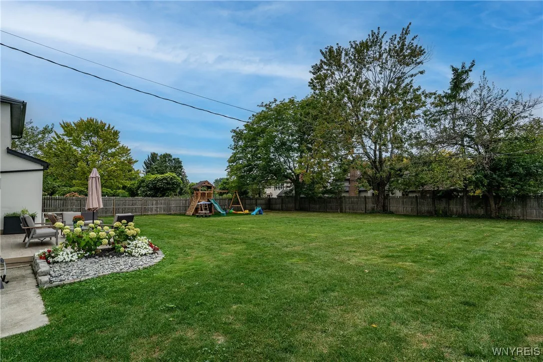 343 Dan Troy Drive, Amherst, New York 14221, Amherst, New York 14221, 4 Bedrooms Bedrooms, 10 Rooms Rooms,2 BathroomsBathrooms,Residential,For Sale,343 Dan Troy Drive, Amherst, New York 14221,0,B1640147