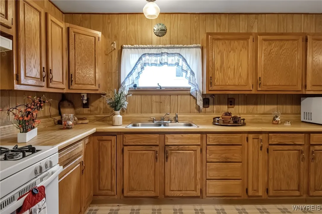 49 Rauber Street, Wellsville, New York 14895, Wellsville, New York 14895, 2 Bedrooms Bedrooms, 7 Rooms Rooms,1 BathroomBathrooms,Residential,For Sale,49 Rauber Street, Wellsville, New York 14895,0,B1640296