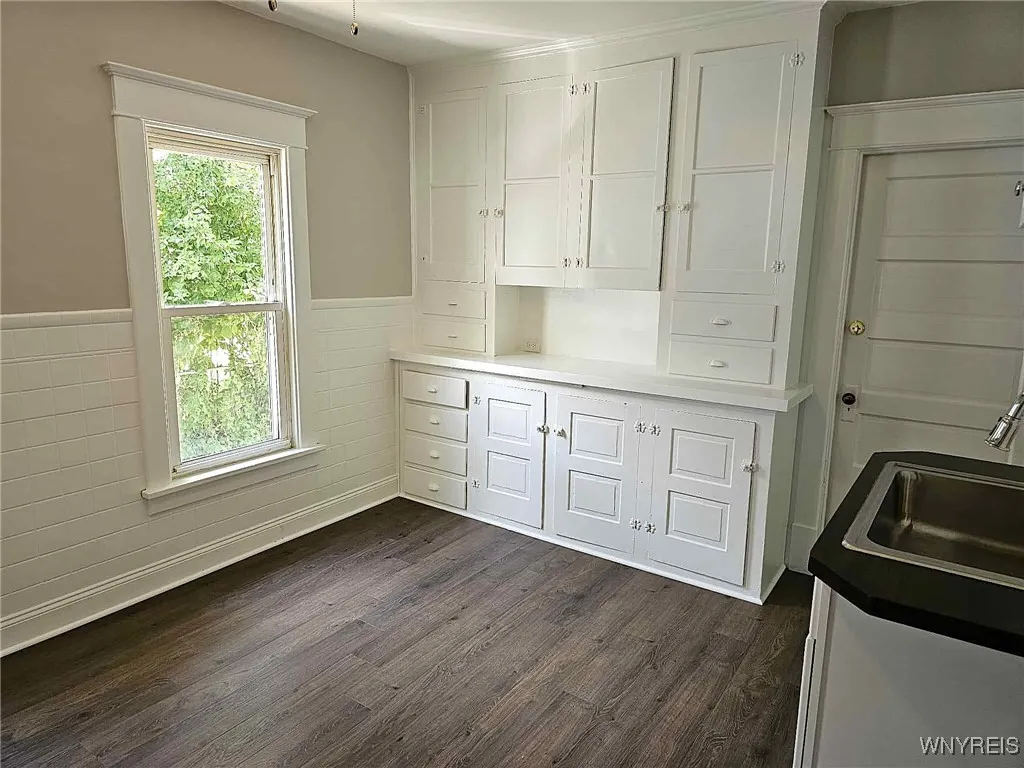 793 Tifft Street, Buffalo, New York 14220, Buffalo, New York 14220, 3 Bedrooms Bedrooms, 6 Rooms Rooms,1 BathroomBathrooms,Residential Lease,For Rent,793 Tifft Street, Buffalo, New York 14220,0,B1640069