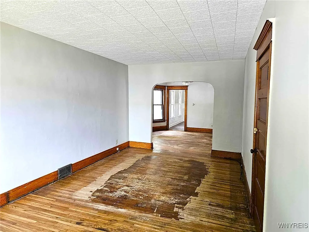 793 Tifft Street, Buffalo, New York 14220, Buffalo, New York 14220, 3 Bedrooms Bedrooms, 6 Rooms Rooms,1 BathroomBathrooms,Residential Lease,For Rent,793 Tifft Street, Buffalo, New York 14220,0,B1640069