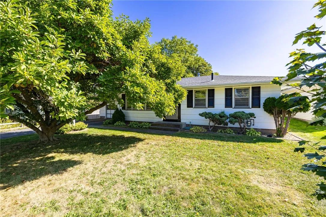 198 Skycrest Drive, Greece, New York 14616, Greece, New York 14616, 3 Bedrooms Bedrooms, 7 Rooms Rooms,1 BathroomBathrooms,Residential,Closed,198 Skycrest Drive, Greece, New York 14616,0,R1638059