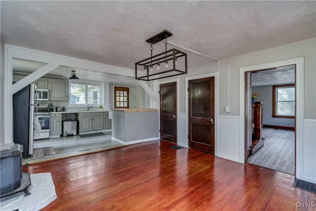 159 Murray Street, Cape Vincent, New York 13618, Cape Vincent, New York 13618, 4 Bedrooms Bedrooms, 9 Rooms Rooms,1 BathroomBathrooms,Residential,Closed,159 Murray Street, Cape Vincent, New York 13618,0,S1639200