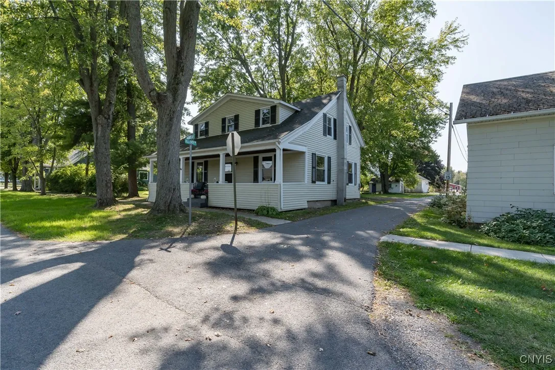 159 Murray Street, Cape Vincent, New York 13618, Cape Vincent, New York 13618, 4 Bedrooms Bedrooms, 9 Rooms Rooms,1 BathroomBathrooms,Residential,Closed,159 Murray Street, Cape Vincent, New York 13618,0,S1639200