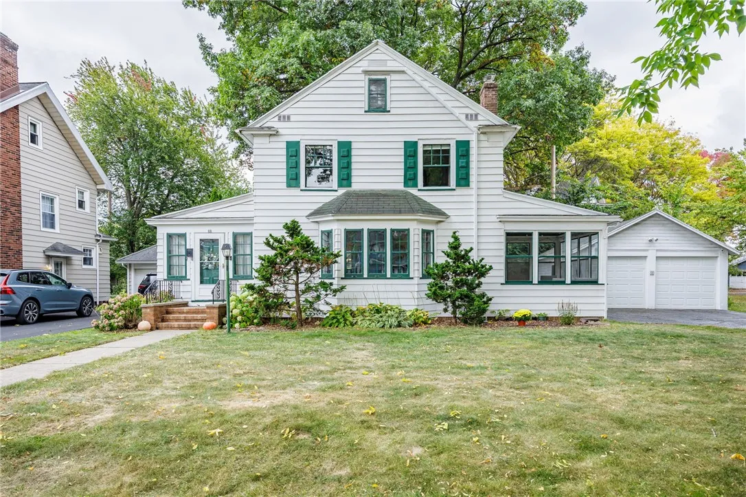 33 Elm Drive, Rochester, New York 14609, Rochester, New York 14609, 4 Bedrooms Bedrooms, 8 Rooms Rooms,1 BathroomBathrooms,Residential,Closed,33 Elm Drive, Rochester, New York 14609,0,R1640006