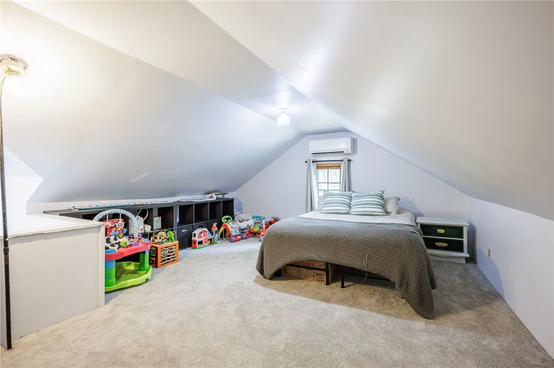 33 Elm Drive, Rochester, New York 14609, Rochester, New York 14609, 4 Bedrooms Bedrooms, 8 Rooms Rooms,1 BathroomBathrooms,Residential,Closed,33 Elm Drive, Rochester, New York 14609,0,R1640006