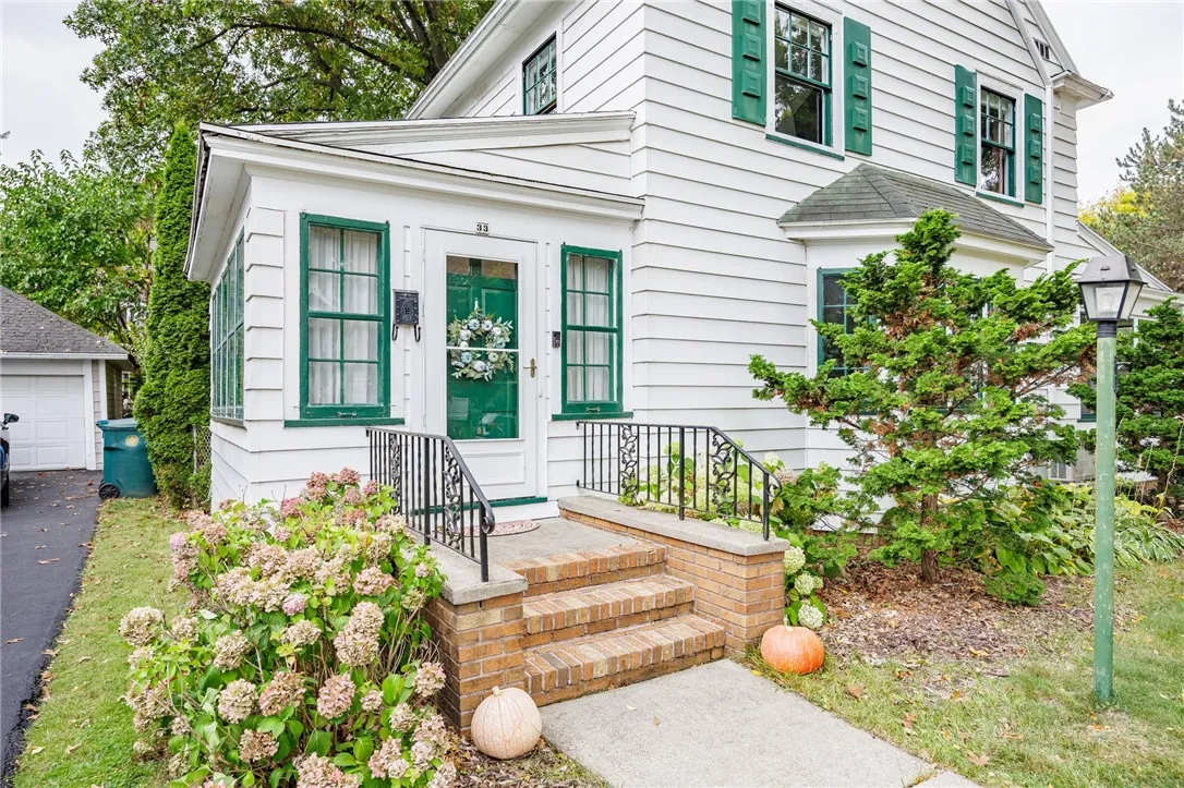 33 Elm Drive, Rochester, New York 14609, Rochester, New York 14609, 4 Bedrooms Bedrooms, 8 Rooms Rooms,1 BathroomBathrooms,Residential,Closed,33 Elm Drive, Rochester, New York 14609,0,R1640006