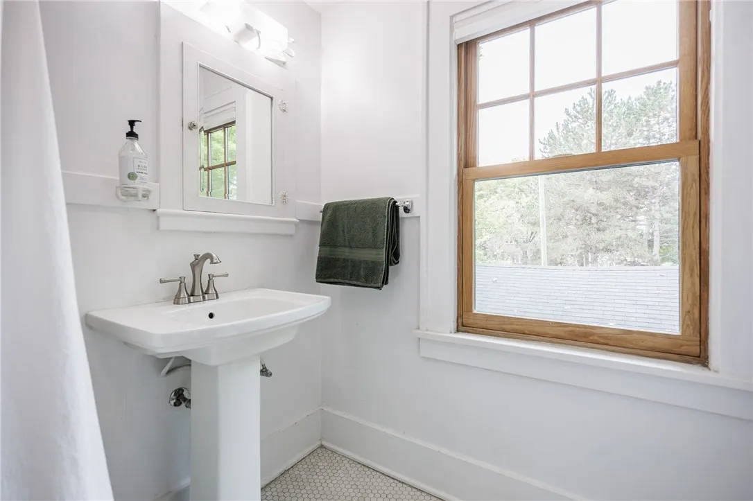 33 Elm Drive, Rochester, New York 14609, Rochester, New York 14609, 4 Bedrooms Bedrooms, 8 Rooms Rooms,1 BathroomBathrooms,Residential,Closed,33 Elm Drive, Rochester, New York 14609,0,R1640006