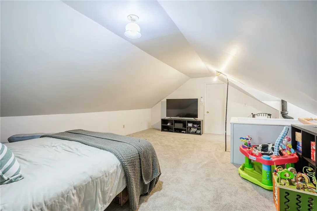 33 Elm Drive, Rochester, New York 14609, Rochester, New York 14609, 4 Bedrooms Bedrooms, 8 Rooms Rooms,1 BathroomBathrooms,Residential,Closed,33 Elm Drive, Rochester, New York 14609,0,R1640006