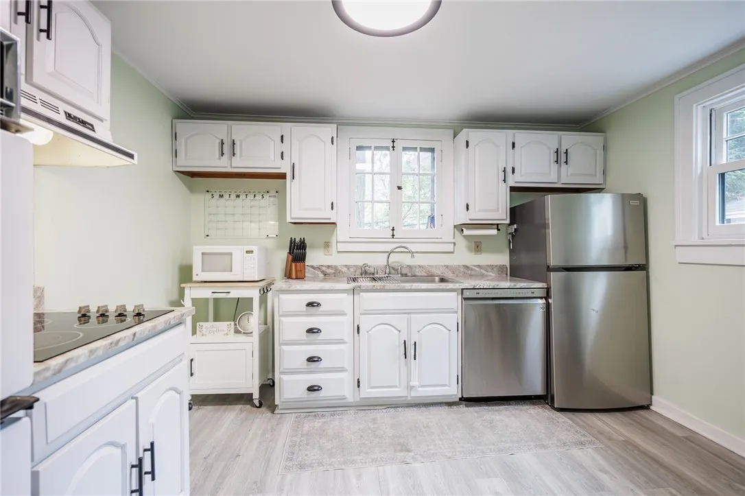 33 Elm Drive, Rochester, New York 14609, Rochester, New York 14609, 4 Bedrooms Bedrooms, 8 Rooms Rooms,1 BathroomBathrooms,Residential,Closed,33 Elm Drive, Rochester, New York 14609,0,R1640006